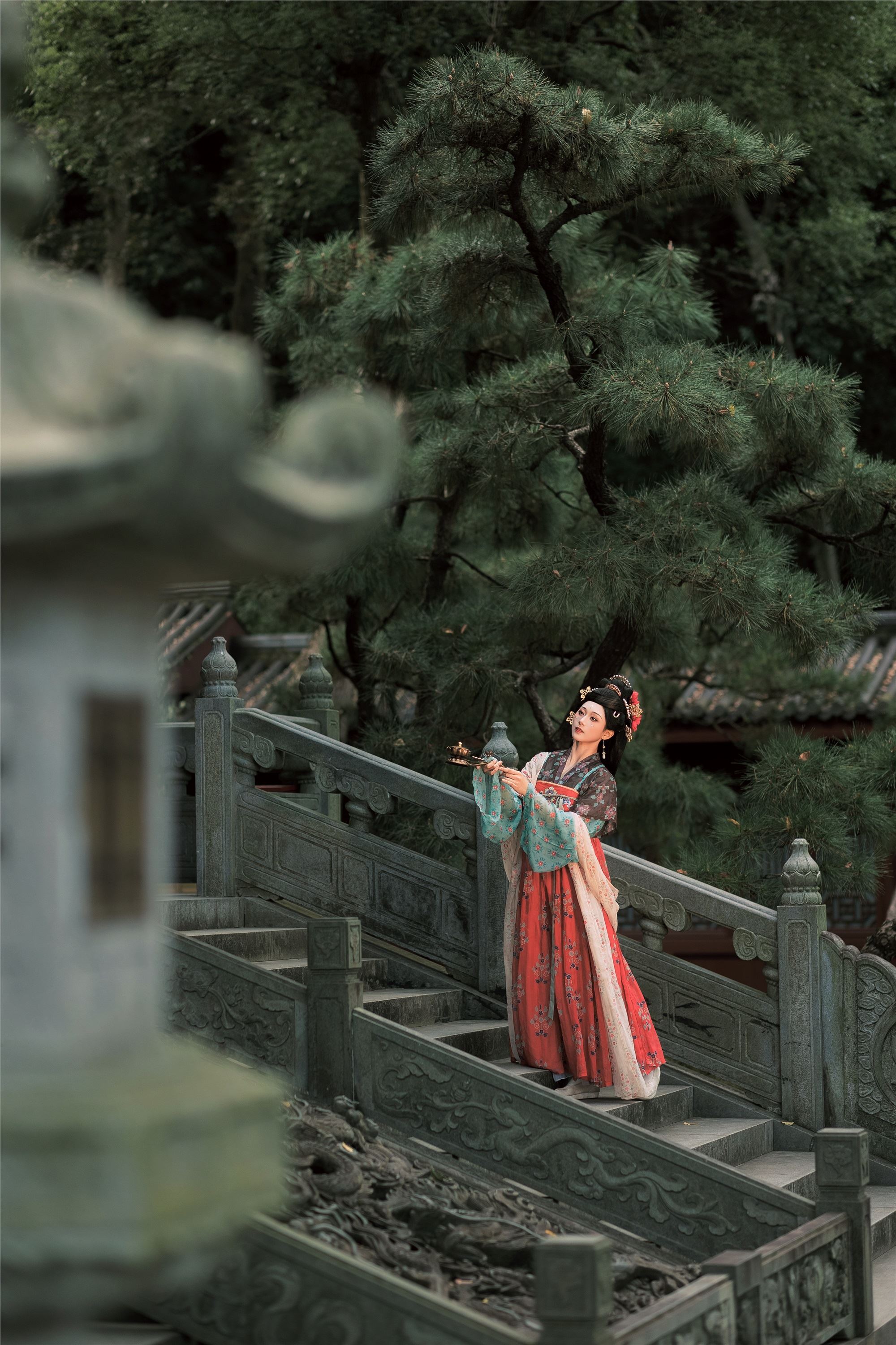 YITUYU艺图语 2025.01.12 山寺踏秋 郑钰熙